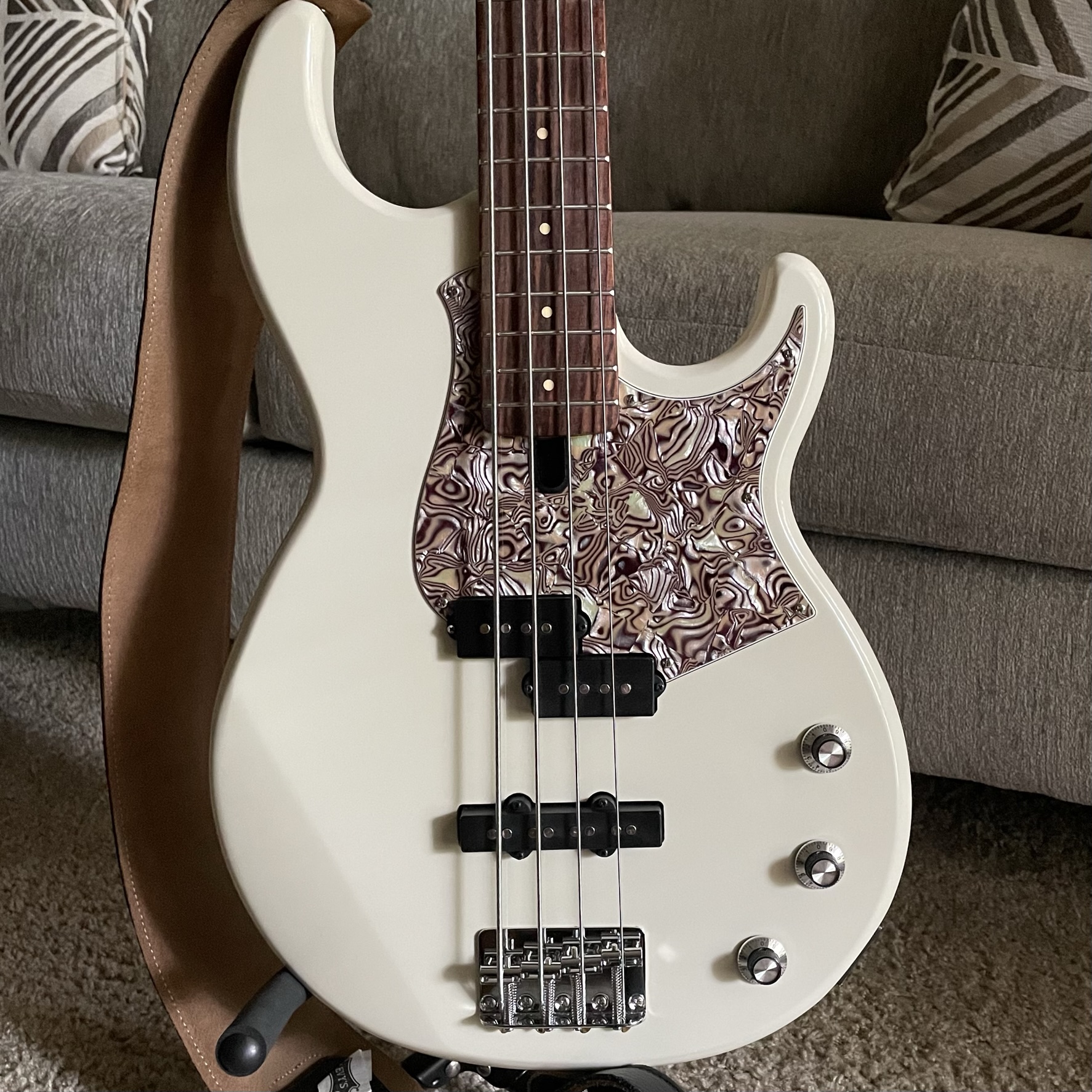 white bass guitar